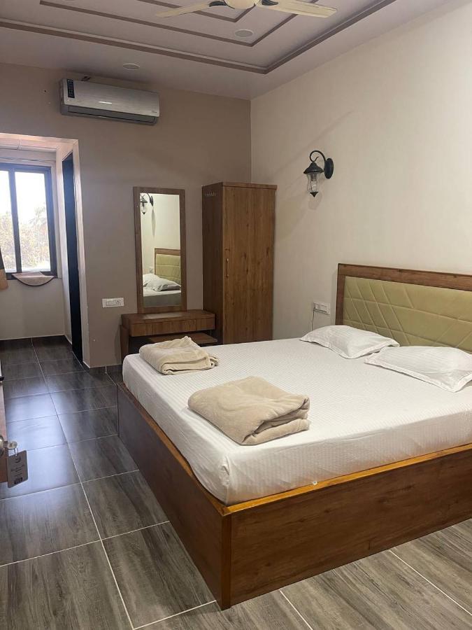 Hotel Nilkanth Navsari Zewnętrze zdjęcie
