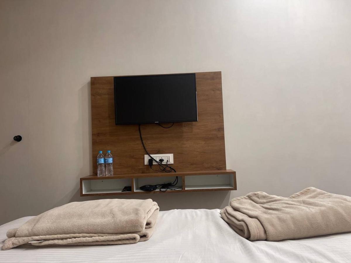 Hotel Nilkanth Navsari Zewnętrze zdjęcie