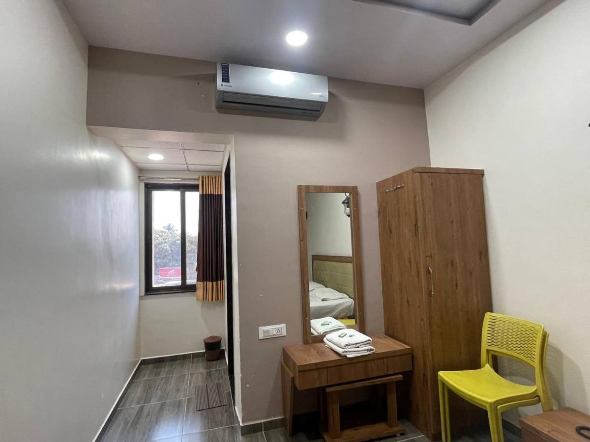 Hotel Nilkanth Navsari Zewnętrze zdjęcie