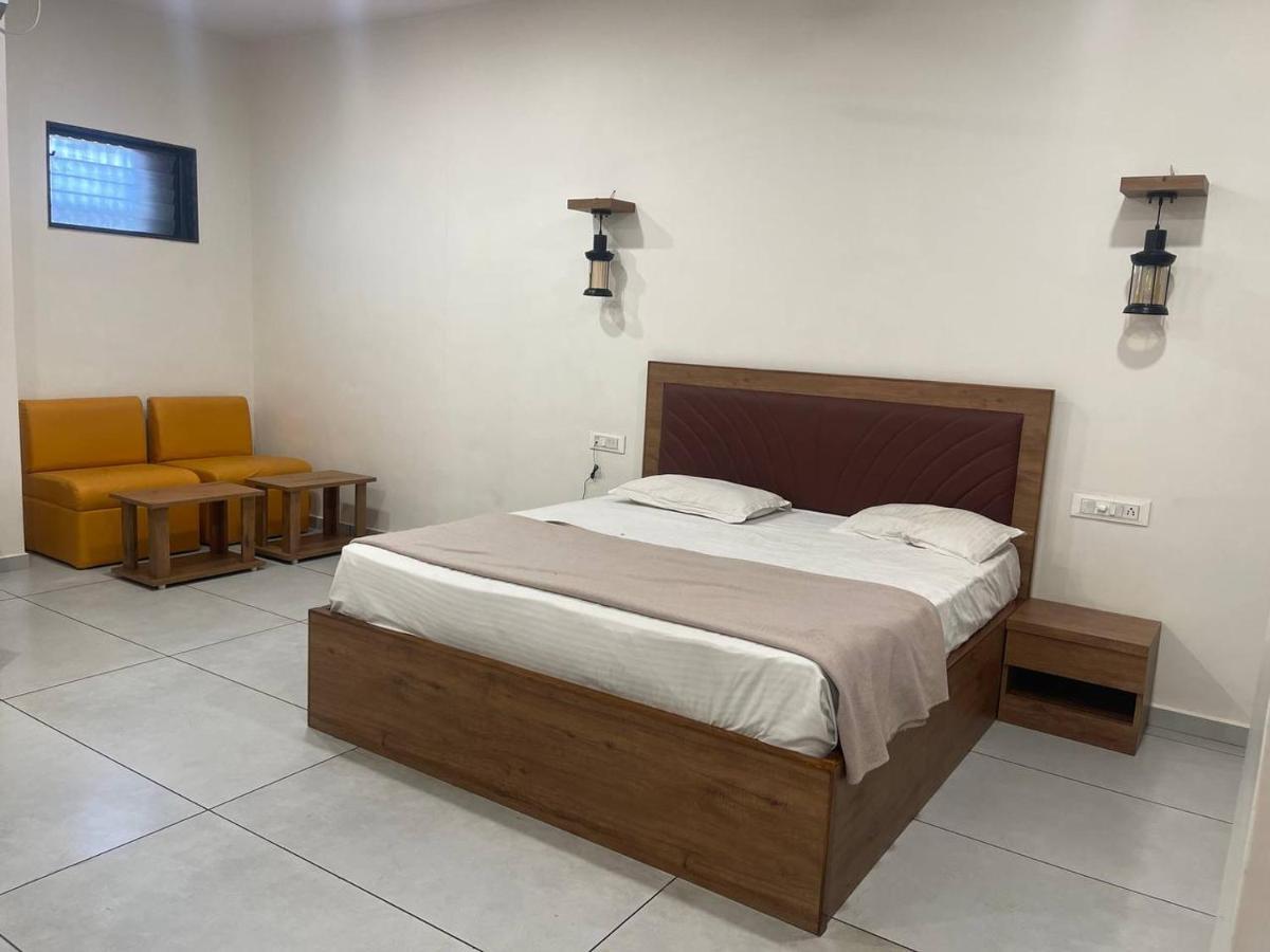 Hotel Nilkanth Navsari Zewnętrze zdjęcie